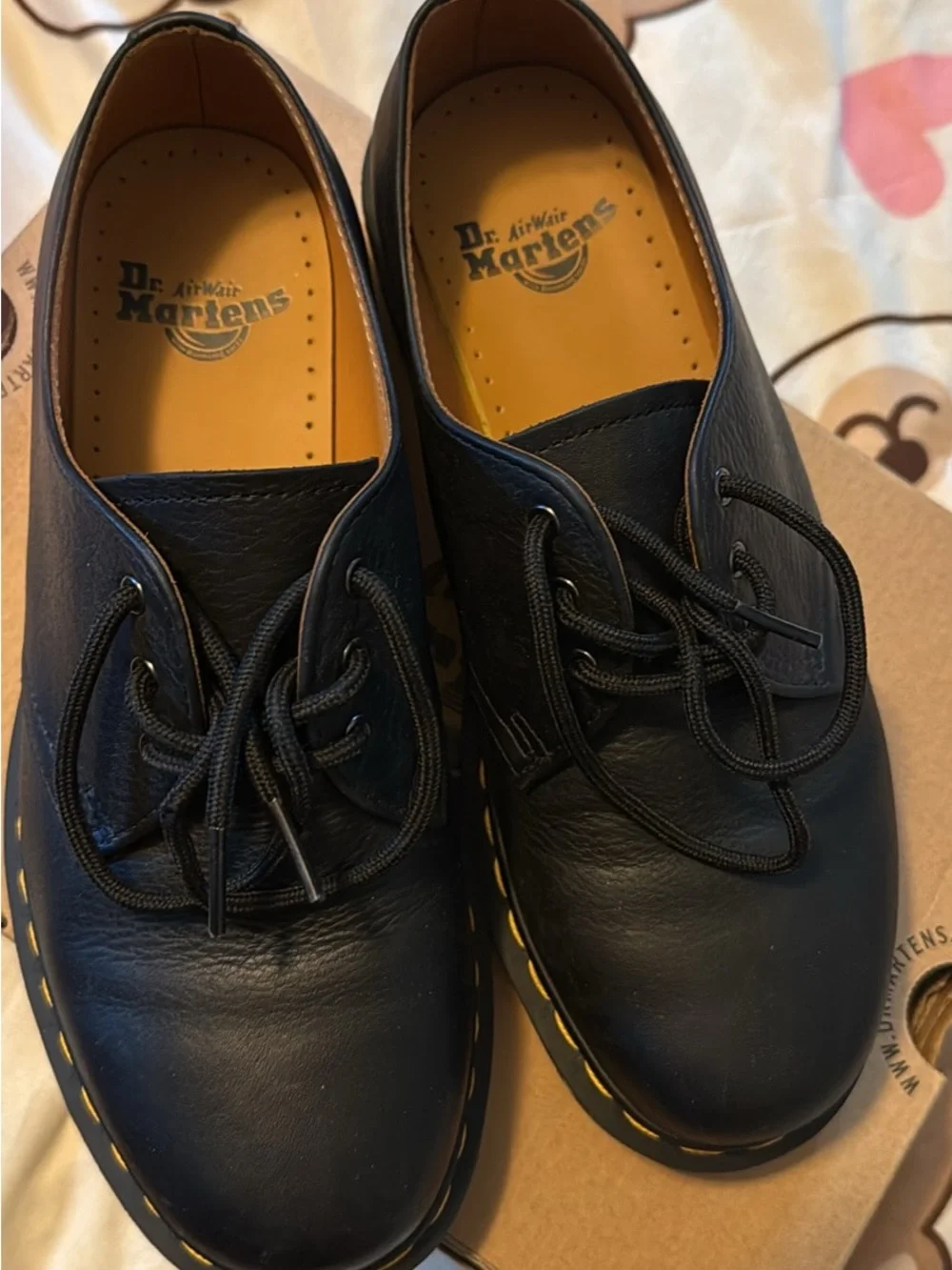 Dr. Martens smooth black